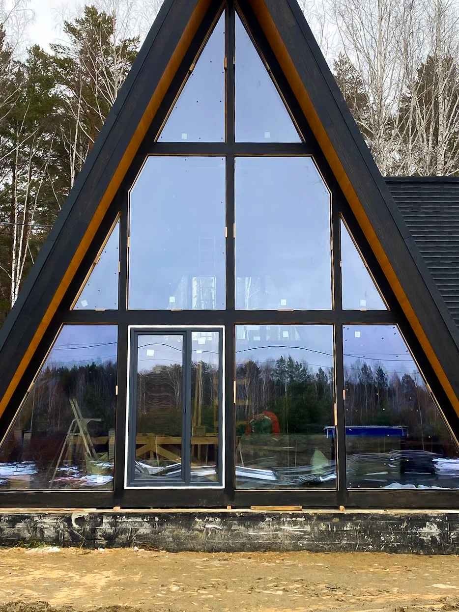 Панорамное остекление A-frame загородного дома